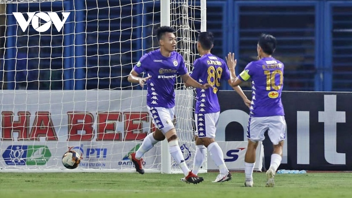 Thành Chung mở tỷ số, Hà Nội FC "đè bẹp" Cần Thơ 7-0 để tiến vào bán kết Cúp Quốc gia 2020